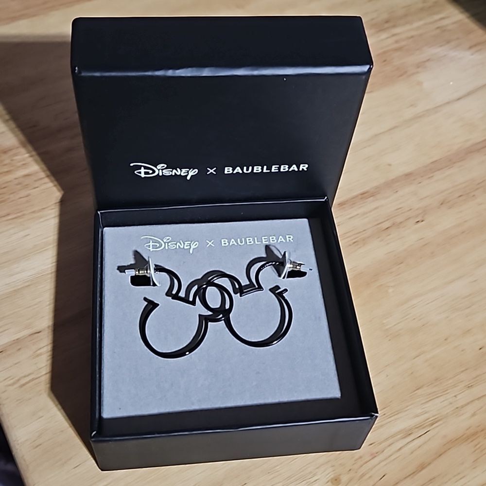 Disney 🎁 Baublebar Black Mickey Mouse Silhouette Earrings NWOT